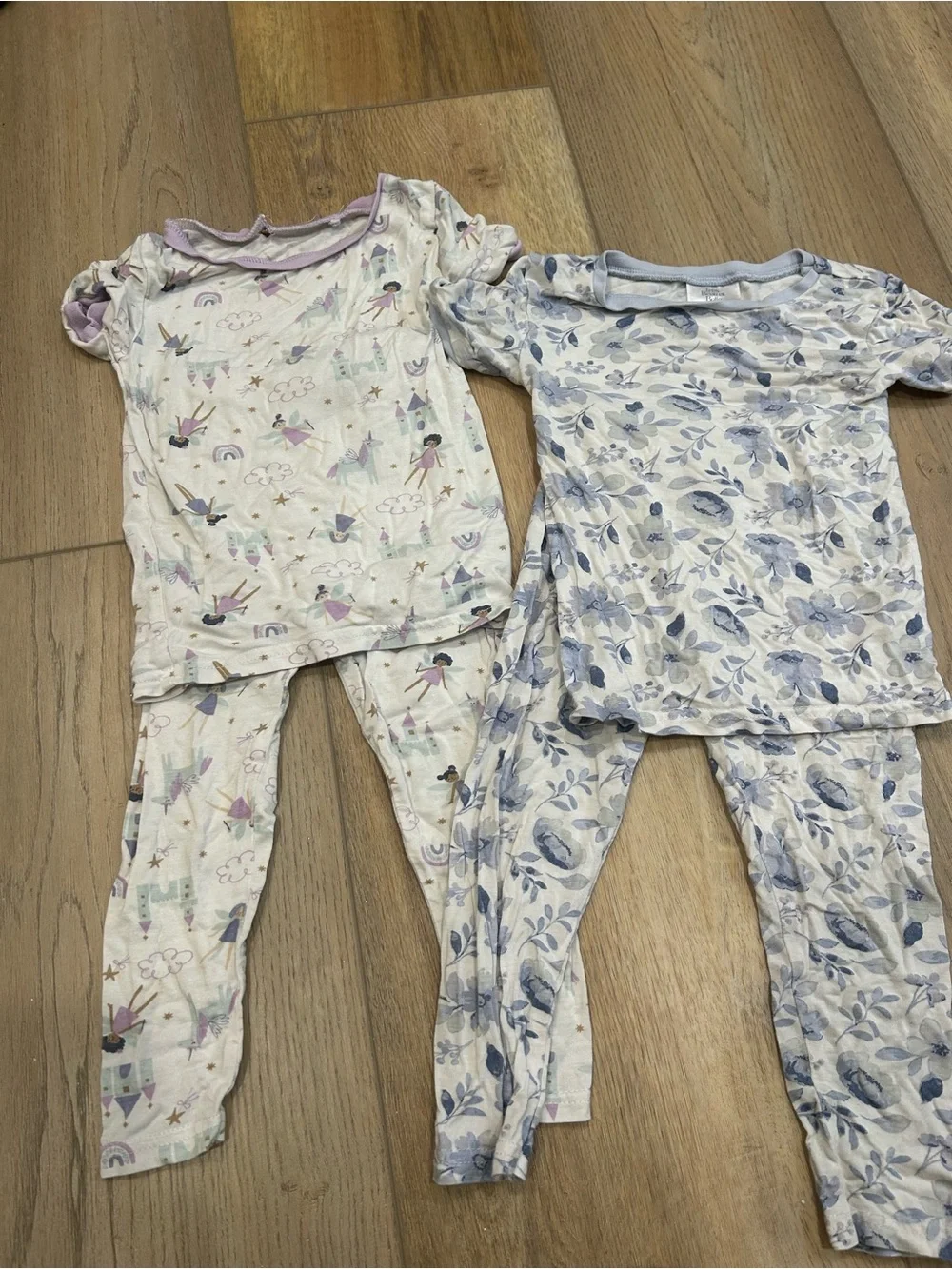 Set of 5 pajamas 2T
